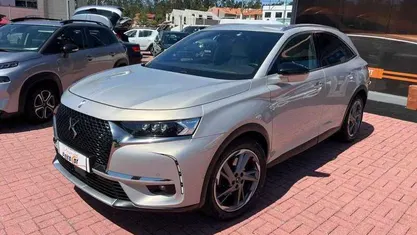 Usado DS Automobiles DS7 Crossback Rivoli 300 HP (220 kW) 2021 Cinza SUV