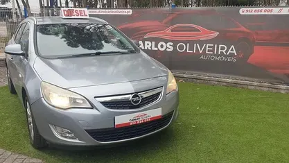 Usado Opel Astra Cosmo 125 HP (91 kW) 2010 Cinza prata Carrinha