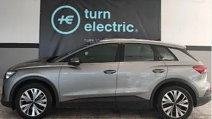 Usado Audi Q4 e-tron 150 kW (204 HP) 2023 Cinzento SUV
