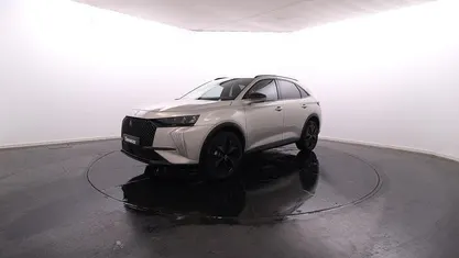 Cinzento Usado 2024 DS Automobiles DS7 Crossback SUV | € 38.850 (Preço justo)