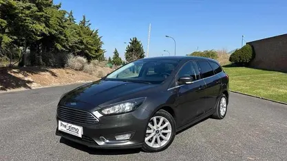 Cinzento Usado 2018 Ford Focus Titanium Carrinha | € 13.900 (Preço justo)