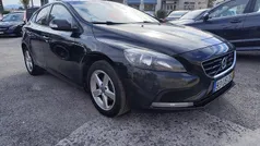 Preto Usado 2015 Volvo V40 Momentum Carrinha | € 12.900 (Preço justo)