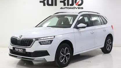 Usado Skoda Kamiq Ambition 110 HP (80 kW) 2022 Branco SUV