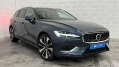 Cinzento Usado 2022 Volvo V60 Carrinha | € 39.000 (Preço justo)