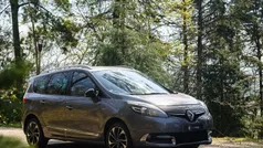 Cinza Usado 2015 Renault Scénic III Bose Edition Monovolume | € 10.750 (Preço justo)