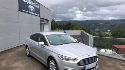 Cinzento Usado 2018 Ford Mondeo Titanium Citadino | € 15.900 (Preço justo)