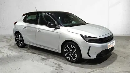 Usado Opel Corsa 100 HP (73 kW) 2024 Preto Citadino