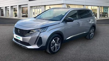 Cinzento Usado 2024 Peugeot 5008 Allure Monovolume | € 30.490 (Preço justo)