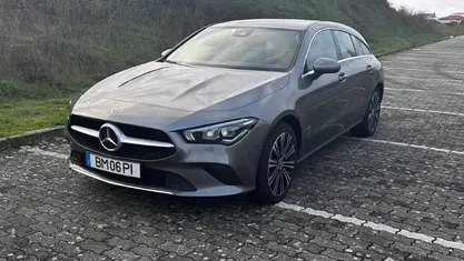 Cinzento Usado 2021 Mercedes CLA250 Sedan | € 31.500 (Bom preço)