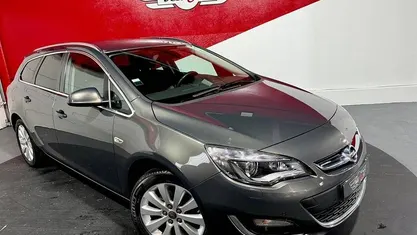 Usado Opel Astra 110 HP (80 kW) 2016 Antracite
