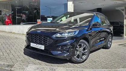 Usado Ford Kuga 150 HP (110 kW) 2022 Preto SUV