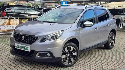 Usado Peugeot 2008 Allure 100 HP (73 kW) 2018 SUV