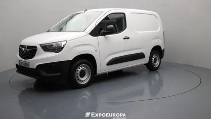 Branco Usado 2022 Opel Combo Enjoy Sedan | € 16.990 (Preço justo)