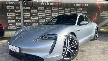 Usado 2024 Porsche Taycan Sedan | € 86.000 (Preço justo)