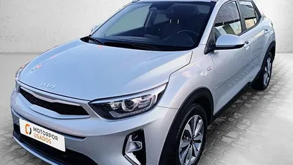 Cinza Usado 2025 Kia Stonic SUV | € 17.990 (Preço justo)