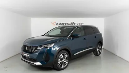 Azul Usado 2022 Peugeot 5008 Allure Monovolume | € 22.980 (Preço justo)
