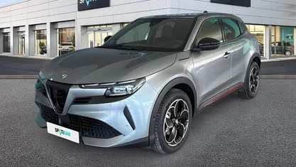 Cinzento Usado 2025 Alfa Romeo Junior Edizione Speciale SUV | € 36.500 (Preço justo)