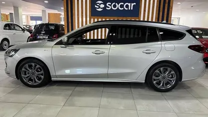 Cinza Usado 2023 Ford Focus ST-Line Carrinha | € 19.750 (Preço justo)
