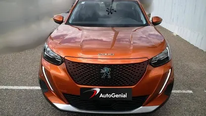 Laranja eelegance Usado 2021 Peugeot e-2008 Active SUV | € 20.670 (Preço justo)
