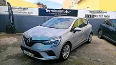 Cinzento Usado 2020 Renault Clio V Intens Citadino | € 15.950 (Preço justo)