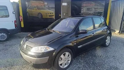 Usado Renault Mégane II 85 HP (62 kW) 2003 Preto Citadino