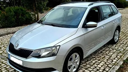Cinzento Usado 2017 Skoda Fabia Carrinha | € 8.500 (Super Preço)