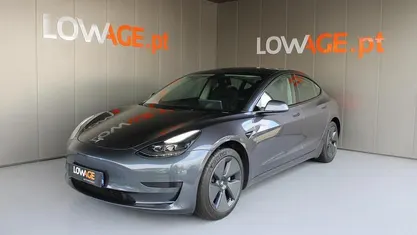 Cinzento Usado 2021 Tesla Model 3 Sedan | € 28.900 (Preço justo)