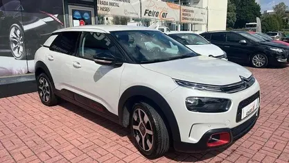 Branco Usado 2018 Citroën C4 Cactus Shine Citadino | € 11.300 (Bom preço)