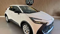 Branco Usado 2024 Toyota C-HR Comfort SUV | € 29.990 (Bom preço)
