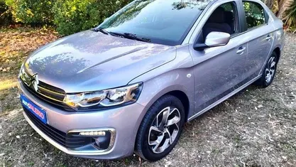 Cinzento Usado 2020 Citroën C-Elysee I Shine Sedan | € 13.950 (Preço justo)
