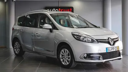 Cinzento Usado 2015 Renault Grand Scénic III Monovolume | € 8.900 (Preço justo)