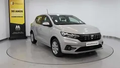 Cinzento Usado 2022 Dacia Sandero Comfort Citadino | € 15.480 (Preço justo)
