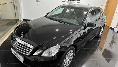 Preto Usado 2009 Mercedes E220 Sedan | € 14.900 (Preço justo)