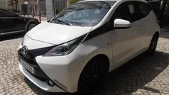 Branco Usado 2016 Toyota Aygo X-play Citadino | € 11.500 (Preço justo)