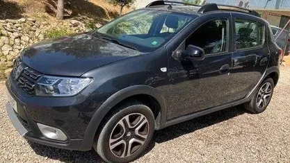 Usado Dacia Sandero Stepway 101 HP (74 kW) 2020 Cinza Citadino