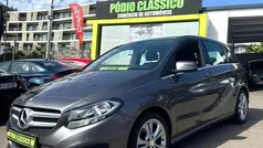 Cinzento Usado 2015 Mercedes B180 Monovolume | € 17.900 (Caro)