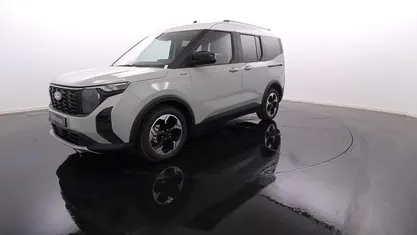 Usado Ford Tourneo 125 HP (91 kW) 2024 Cinzento