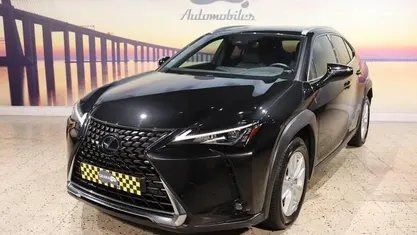 Usado Lexus UX 184 HP (135 kW) 2019 Preto SUV
