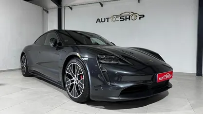 Usado 2020 Porsche Taycan Sedan | € 59.990 (Super Preço)