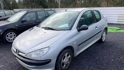 Cinzento Usado 2005 Peugeot 206 Citadino | € 2.950 (Preço justo)