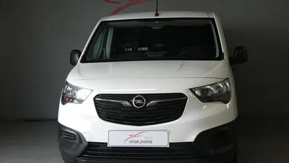 Usado Opel Combo 102 HP (75 kW) 2022 Branco Monovolume
