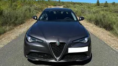 Cinzento Usado 2016 Alfa Romeo Giulia Sedan | € 22.950 (Preço justo)