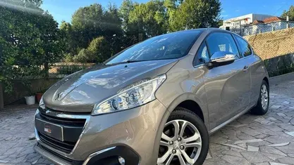Usado Peugeot 208 Allure 82 HP (60 kW) 2013 Citadino
