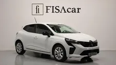 Branco Usado 2025 Renault Clio V Evolution Citadino | € 19.900 (Preço justo)