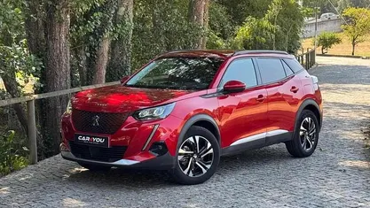 Usado Peugeot e-2008 Allure 100 kW (136 HP) 2021 Vermelho SUV