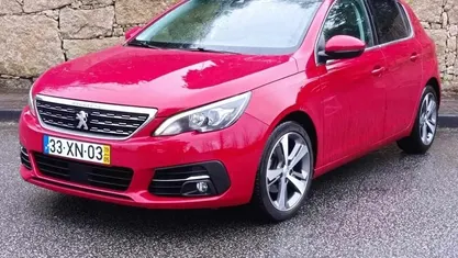Vermelho Usado 2019 Peugeot 308 Allure Citadino | € 12.990 (Bom preço)