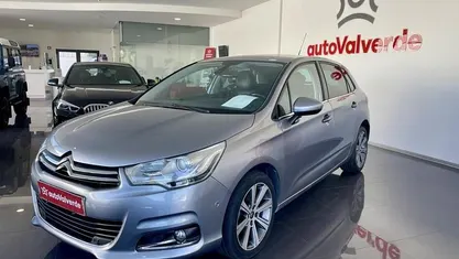 Usado Citroën C4 120 HP (88 kW) 2016 Cinzento
