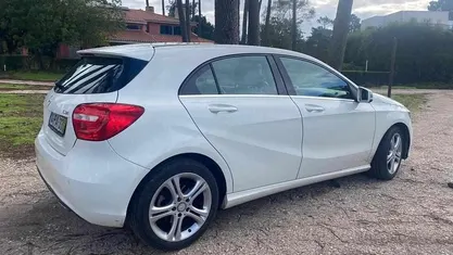 Branco Usado 2014 Mercedes A180 Citadino | € 14.500 (Preço justo)