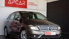 Castanho Usado 2012 Mercedes B180 Monovolume | € 12.000 (Preço justo)