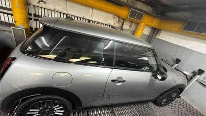 Cinzento Usado 2024 Mini Cooper Classic Citadino | € 30.900 (Bom preço)